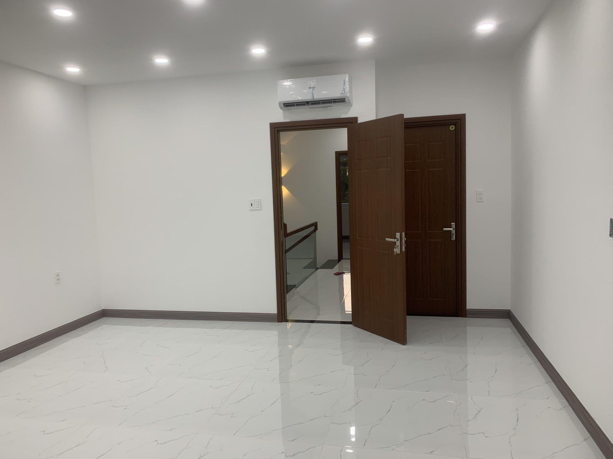 Nhà cho thuê Rosita Khang Điền - DT 100m2 - 3 tầng - 14tr.tháng