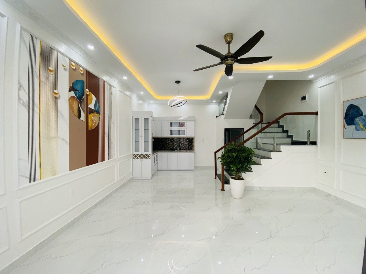 Bán nhà xây mới Xóm Trung - Văn Cao, diện tích 45m 3 tầng GIÁ rẻ chỉ 2.3 tỉ