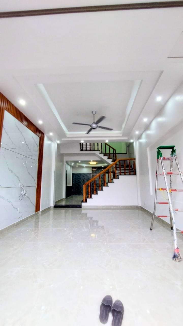 Bán nhà xây mới mặt ngõ Trại Lẻ, diện tích 55m 4 tầng GIÁ 3.75 tỉ gần ngay AEON