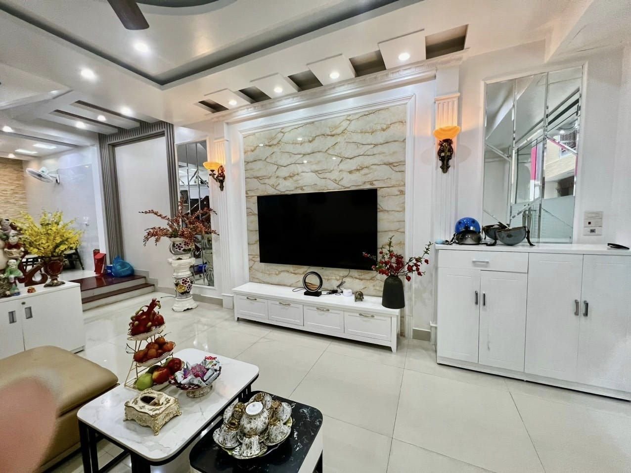 Bán nhà ngõ 193 Văn Cao, diện tích 48m 4 tầng GIÁ 3.75 tỉ gần ngay Gara Ô.tô