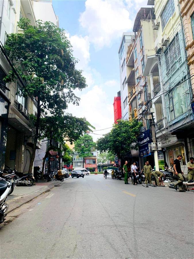 Bán Nhà Mặt Phố Đỗ Quang Quận Cầu Giấy. 65m Xây 7 Tầng Mặt Tiền 4m. Cam Kết Ảnh Thật Mô Tả Chính Xác. Chủ Cần Bán Nhanh