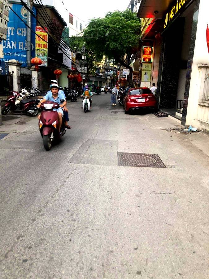Bán Đất Tặng Nhà Phố Trần Duy Hưng Quận Cầu Giấy. 354m Mặt Tiền 22m Nhỉnh 50 Tỷ. Cam Kết Ảnh Thật Mô Tả Chính Xác. Chủ