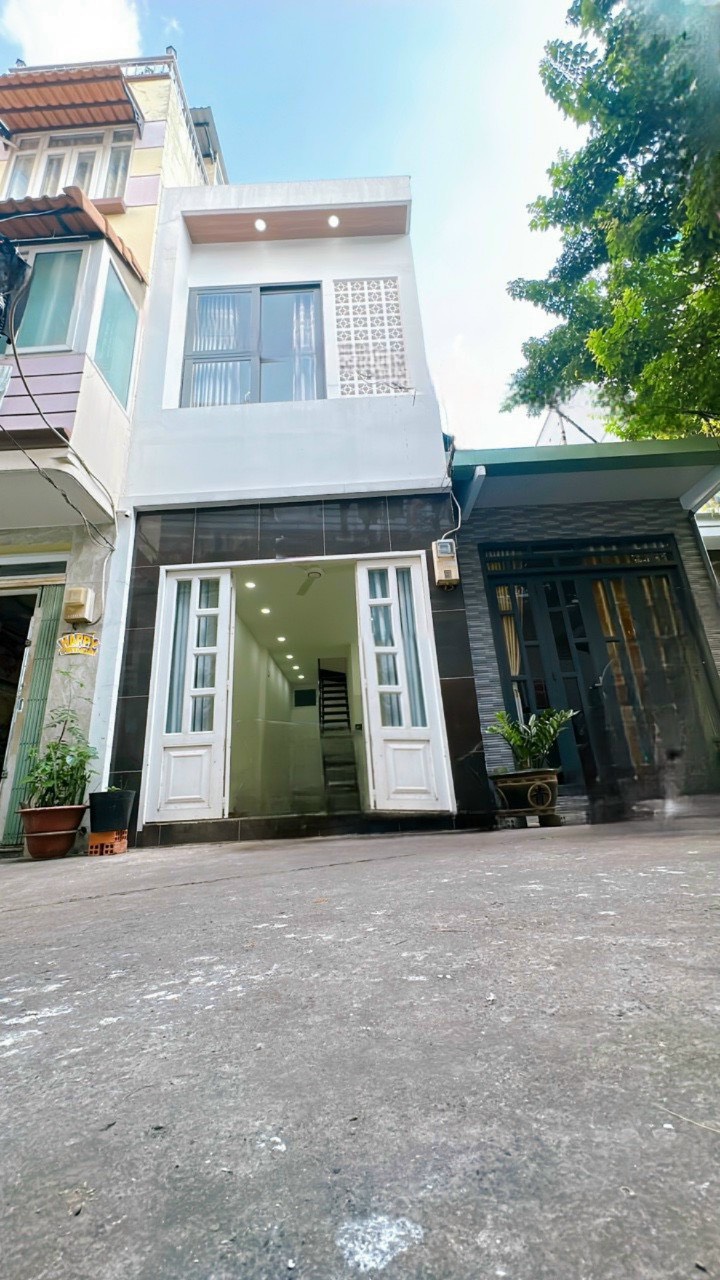 Nhà đẹp Rẻ DT 3x10-2 tấm hơn 2 tỷ Bến Vân Đồn Q4 - Hẻm Trước Nhà 3m5