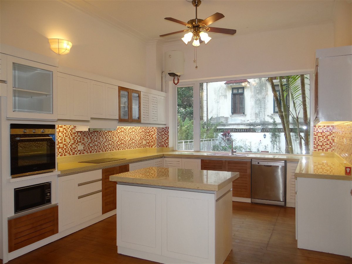 Bán Nhà Phố Tô Ngọc Vân Quận Tây Hồ. 295m Mặt Tiền 13,7m Nhỉnh 60 Tỷ. Cam Kết Ảnh Thật Mô Tả Chính Xác. Chủ Muốn Thanh