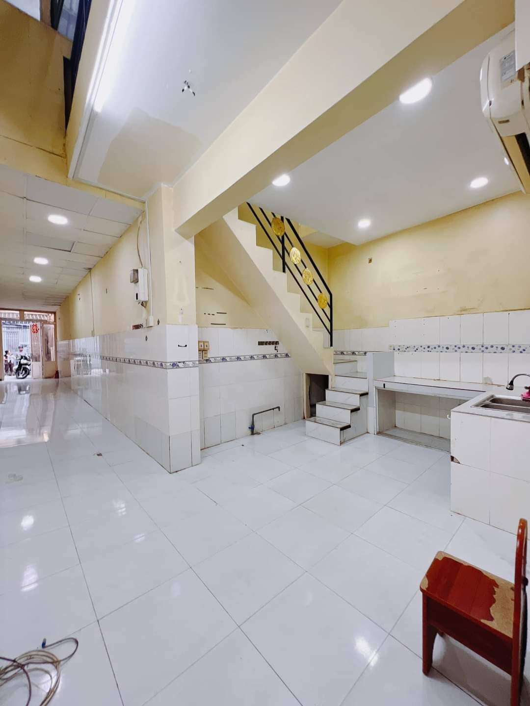 Nhà Rẻ Diện tích 72m2 xây dựng 5 tấm Q4 Đoàn Văn Bơ có 40 triệu m