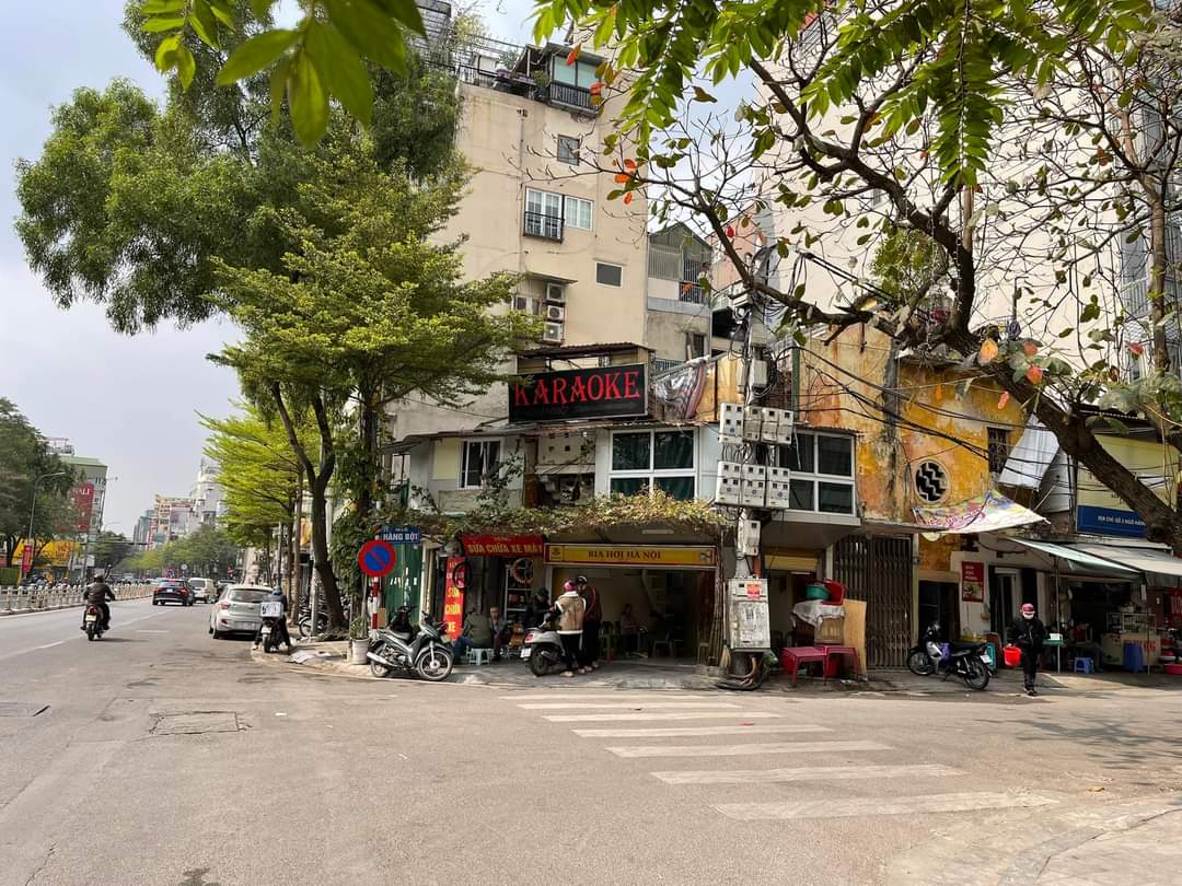 Giá Sốc! Mặt Phố Hàng Bột, Trung Tâm Đống Đa, 87m x 3T, Mt 6m. Giá Chỉ 22.5 tỷ.