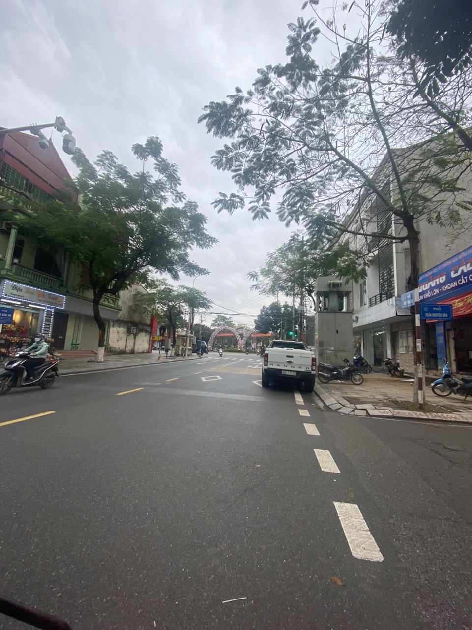 Bán nhà mặt phố Chu Văn An, Liên Bảo, Vĩnh Yên. Lh: 0986934038