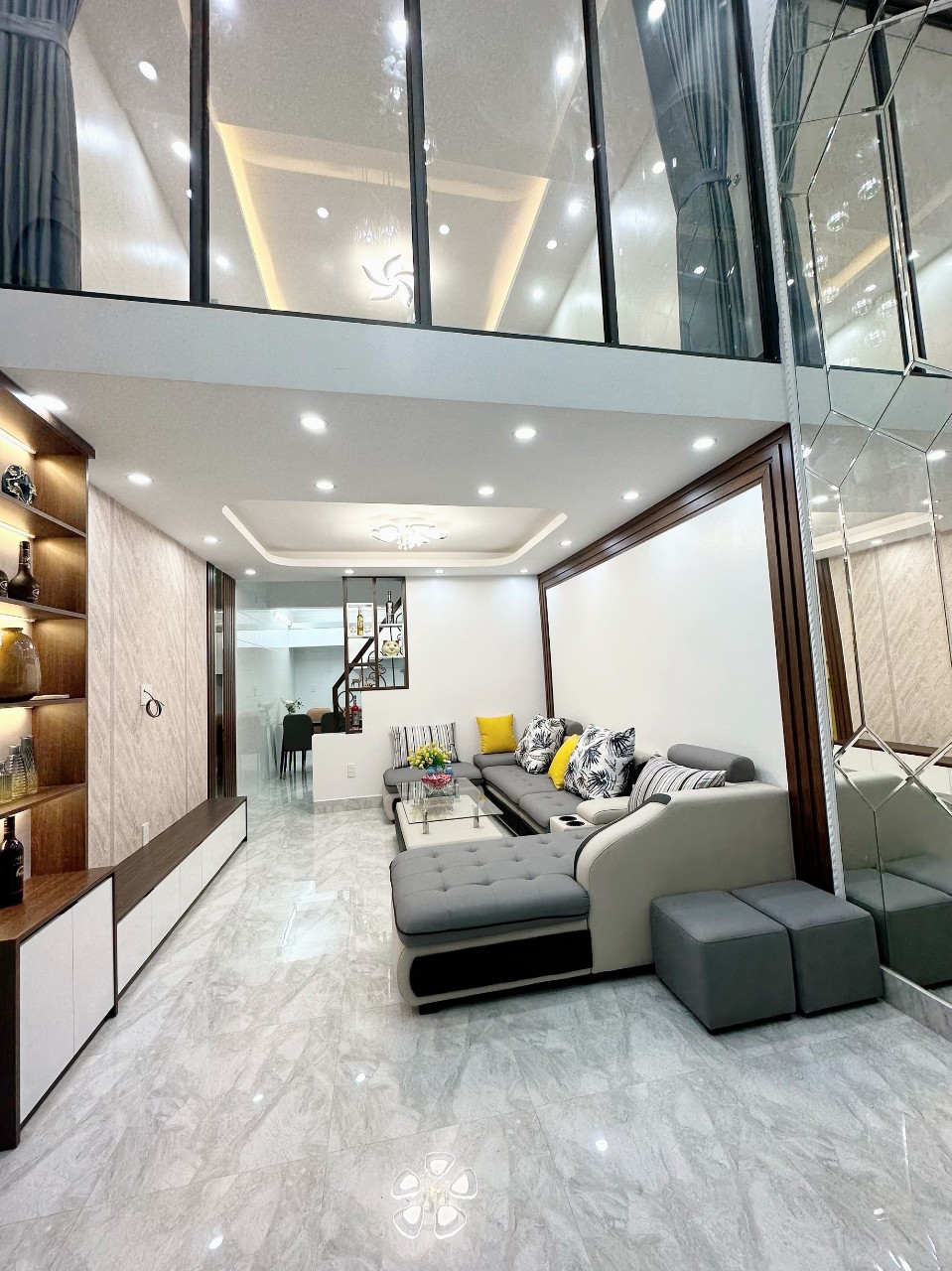 Bán nhà ngõ 140 Đình Đông, diện tích 43m 3 tầng GIÁ 2.25 tỉ nội thất đẹp