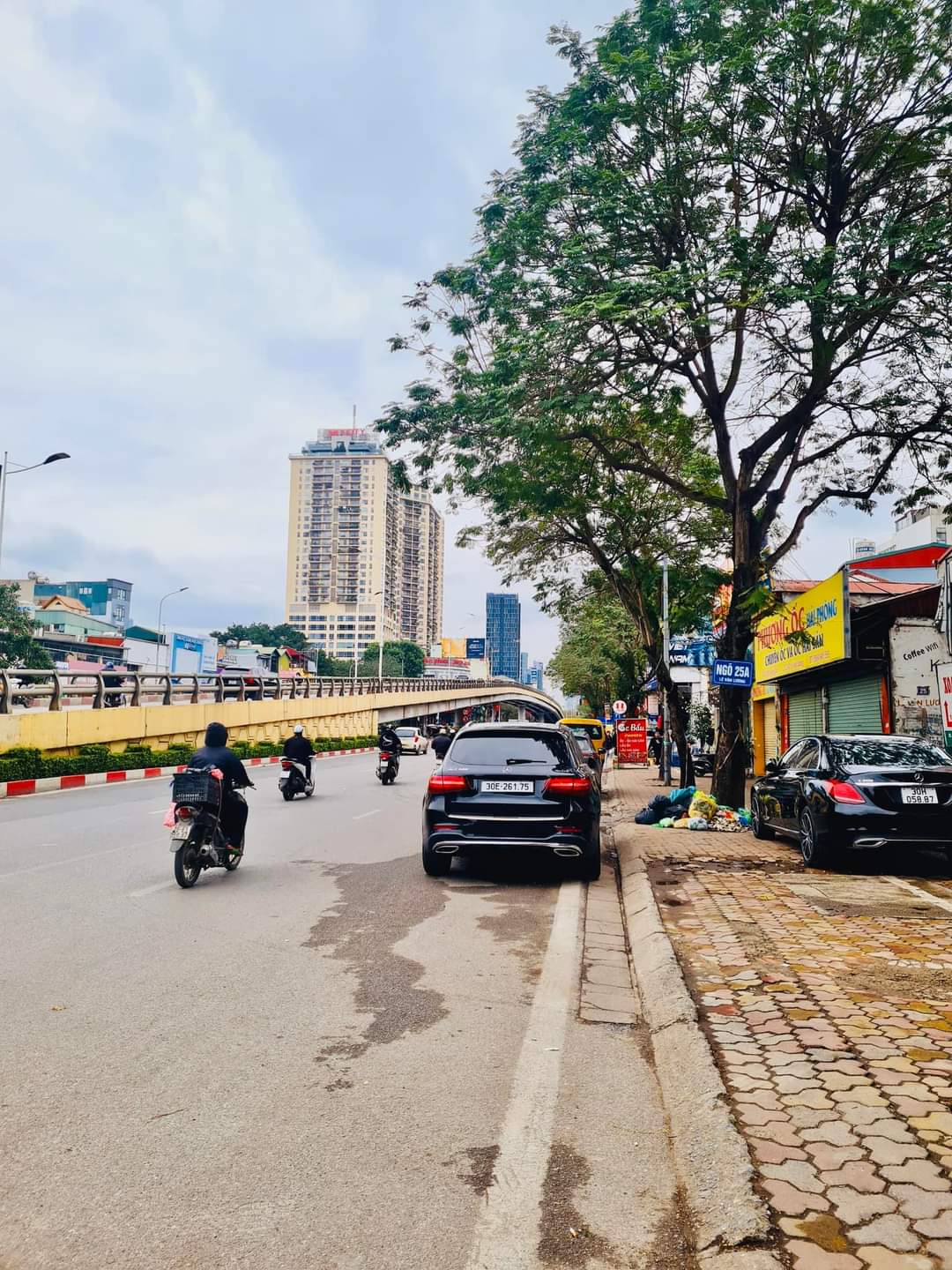 Siêu Phẩm Quận Cầu Giấy, Phân Lô Vip Phố Hoàng Ngân,100m x 3T, Mt 6.6m. Giá 20 tỷ.