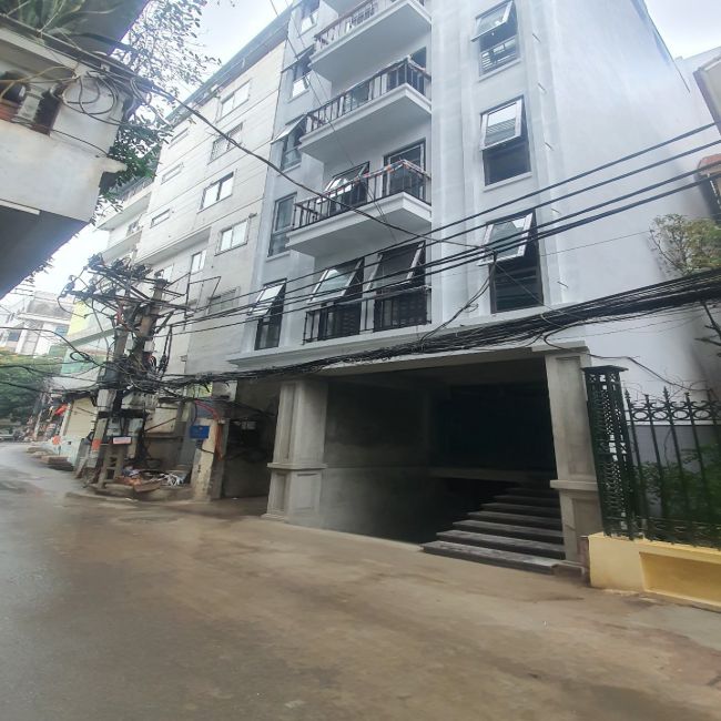 Chính chủ cho thuê cả toà nhà có nhiều phòng, phù hợp kinh doanh dịch vụ Apartment, sân thượng view Hồ Tây