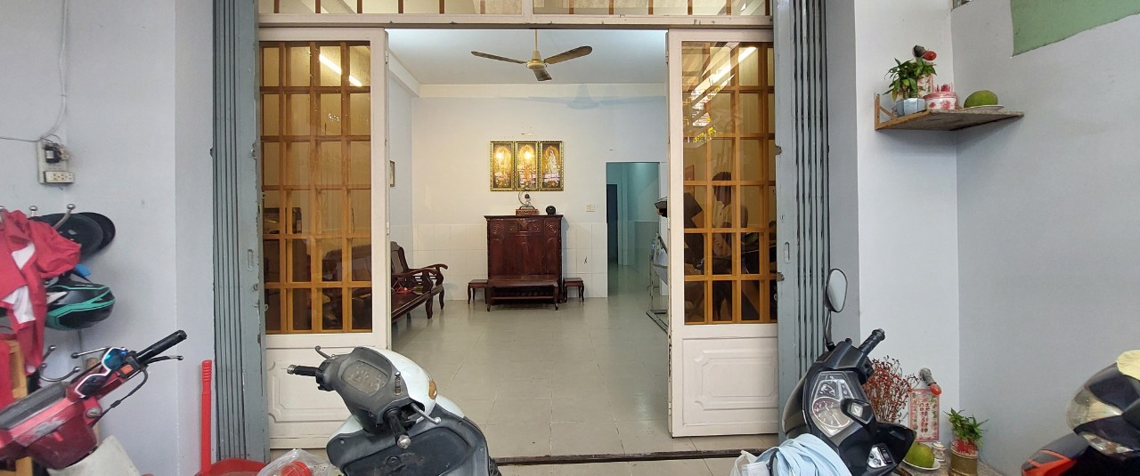 chính chủ bán gấp nhà 1 sẹc, hẻm xe hơi 7m- Lê Văn Quới