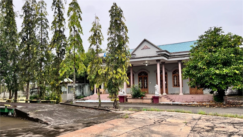 nhà xưởng kho bãi SX chế biến nông sản. mt QL 1A, kết cấu kiên cố. nền bê tông chắc chắn