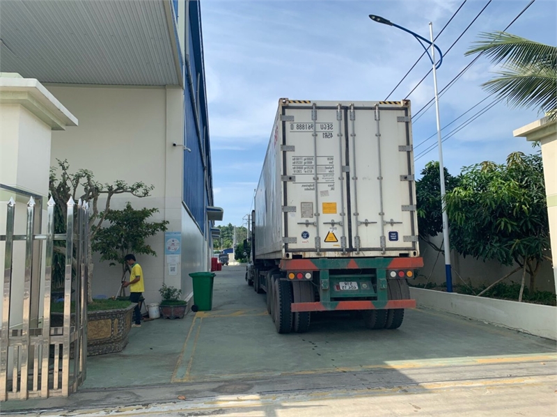 chuyển nhượng kho bãi sản xuất nông sản. kết cấu kiên cố. vp riêng. 4 phòng cấp đông