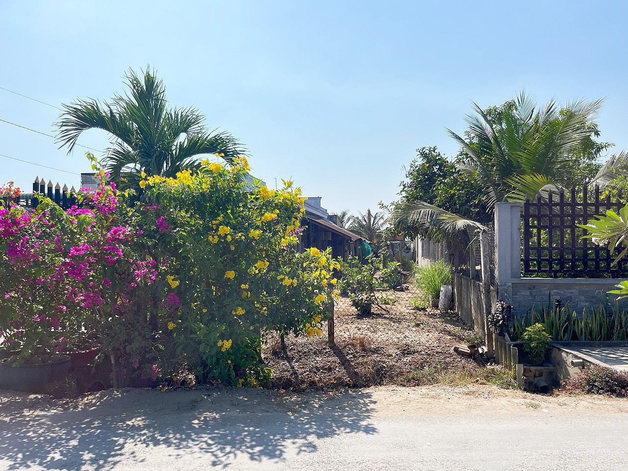 Chính Chủ Cần Bán Lô Đất Mặt Tiền Vị Trí Đẹp Tại Long An.