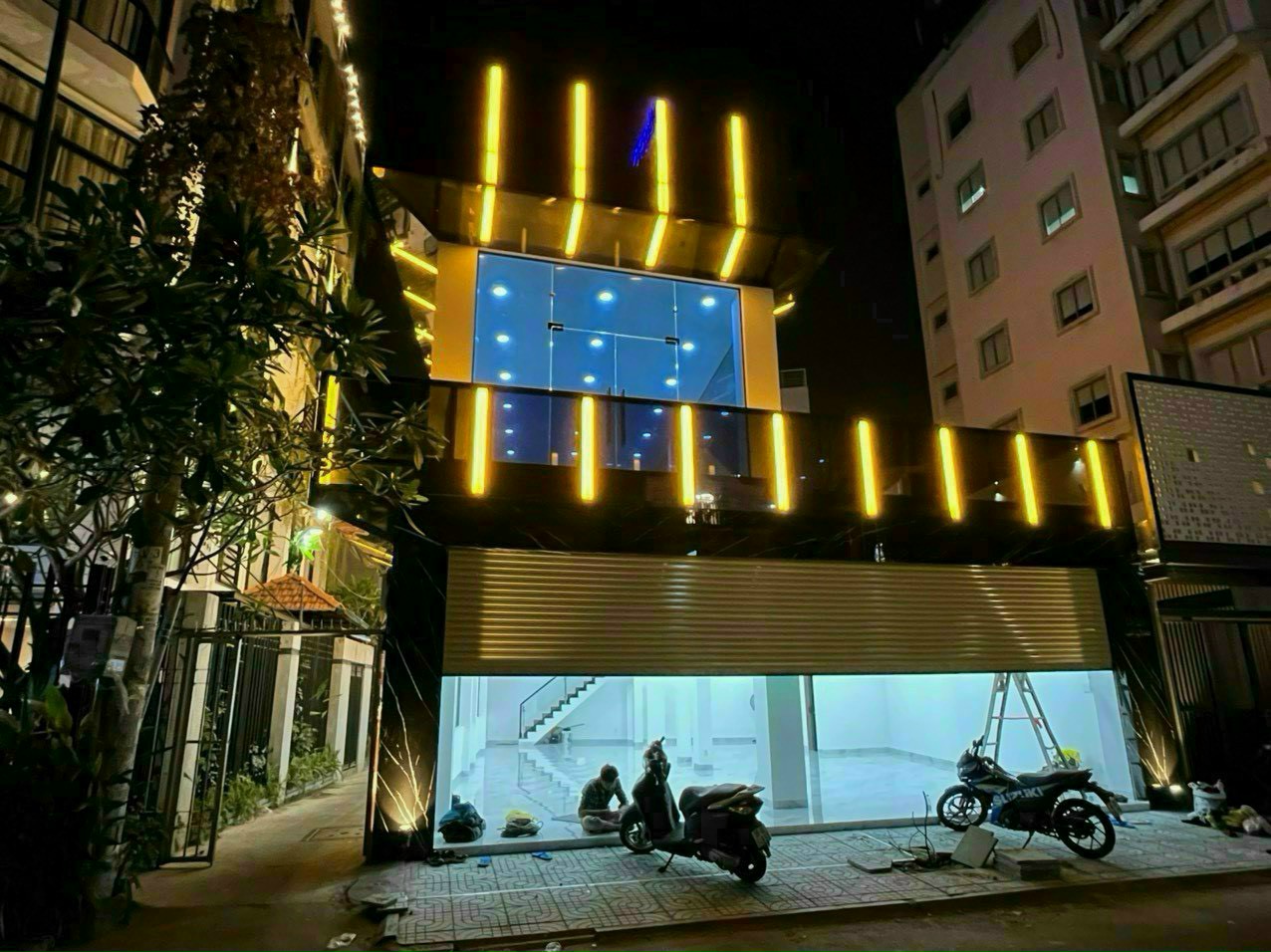 Bán Căn Góc 2 MT đường THạch Thị Thanh Q.1 - DT 9.5 x 15m CN 140m2 - đường sầm uất, gần Hai Bà Trưng