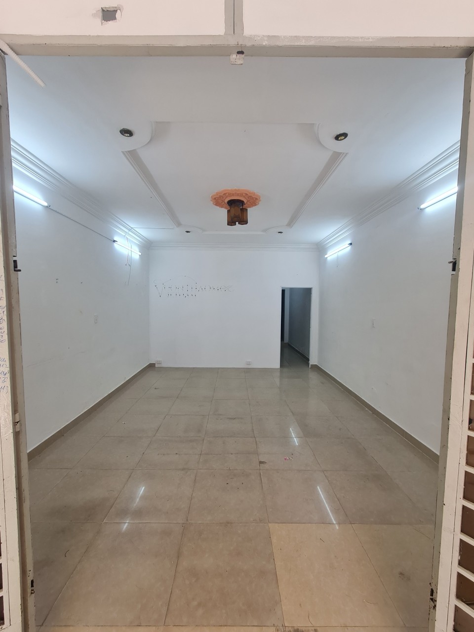 Cho thuê nhà hẻm 6M Thoại Ngọc Hầu quận Tân Phú 4,5 x 18- 2T chỉ 12 triêu TL