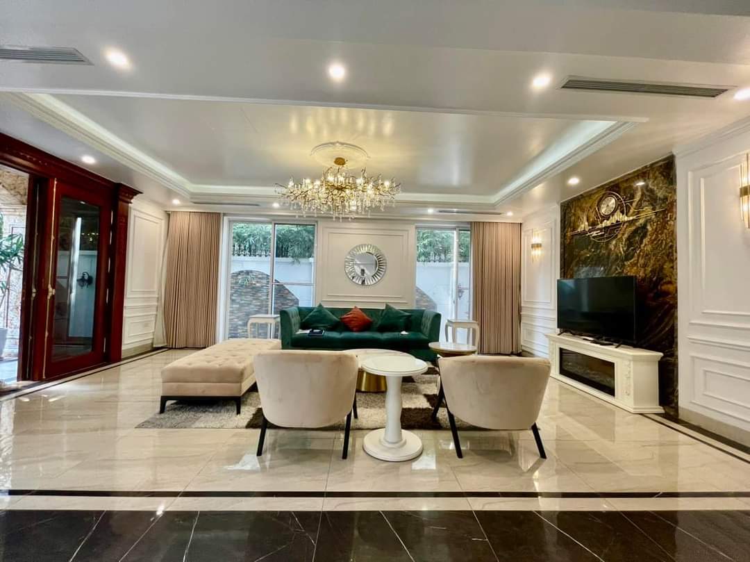 Bán Gấp! Biệt Thự Vip Quận Hoàng Mai, Khu Đô Thị Linh Đàm, 200m x 5T, Mt 10M. Giá 41 tỷ.