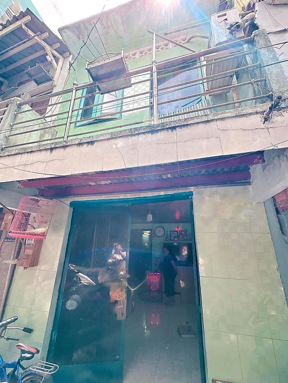 NHÀ CHÍNH CHỦ - CẦN BÁN CĂN NHÀ Đẹp Tại Đoàn Văn Bơ, Phường 15, Quận 4, HCM