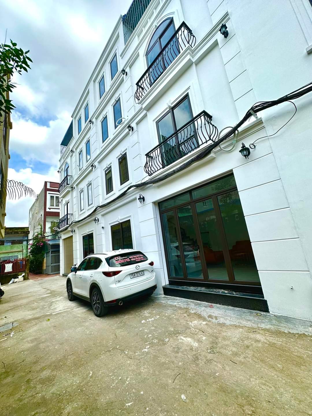 Bán nhà xây mới phố Trực Cát - Lê Chân, 40m 4 tầng GIÁ 2.8 tỉ ô.tô đỗ cửa