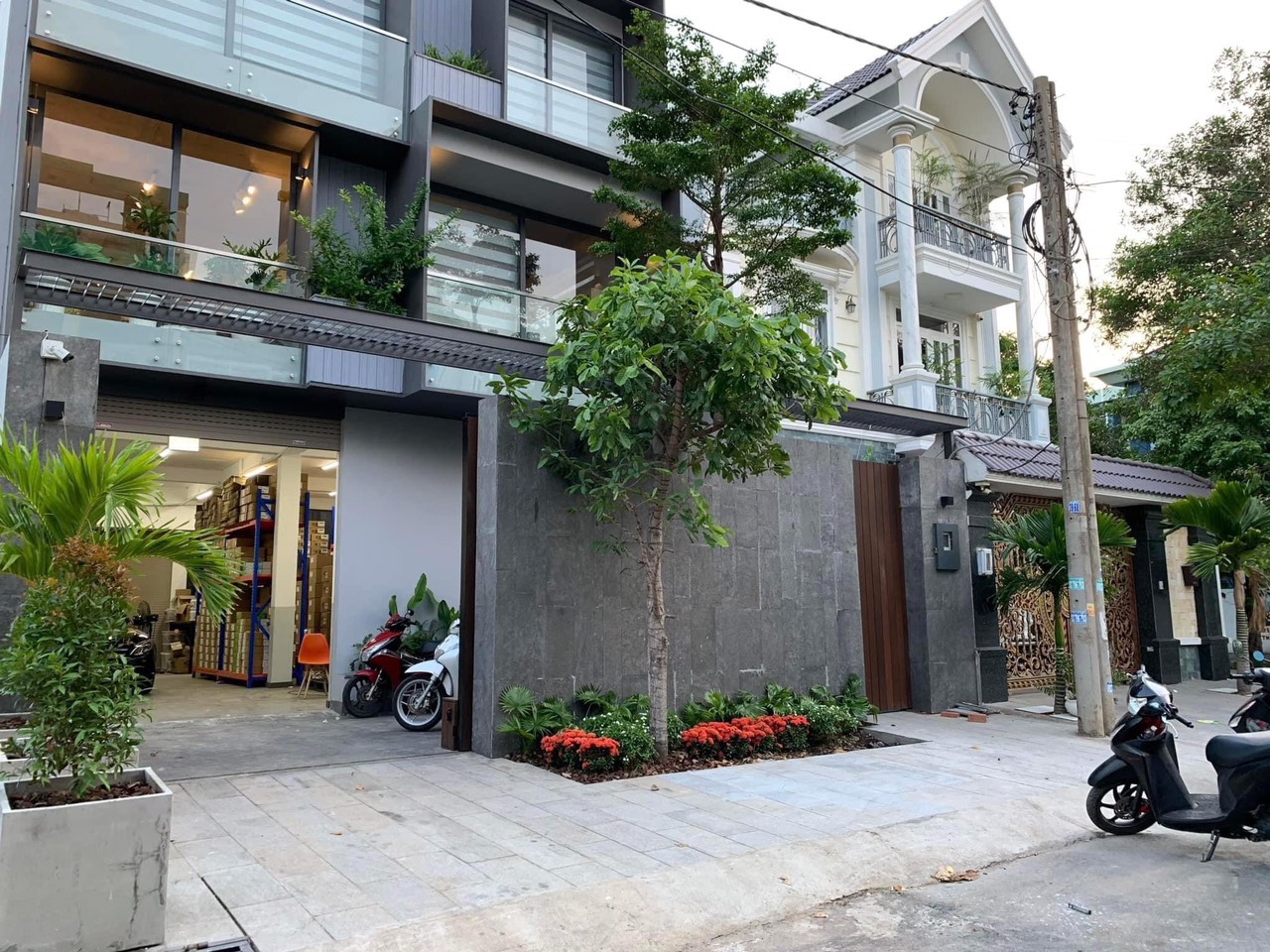 Giá 26 TỶ ( TL ). Cần bán Căn Biệt Thự villas 200m2, Bình Trưng Đông (Quận 2)