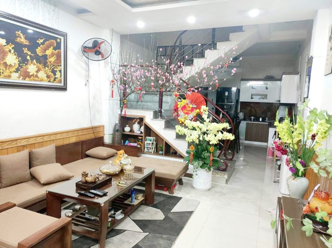 Bán nhà ngay gần mặt đường Miếu Hai Xã, diện tích 43m 4 tầng GIÁ 2.58 tỉ cực đẹp