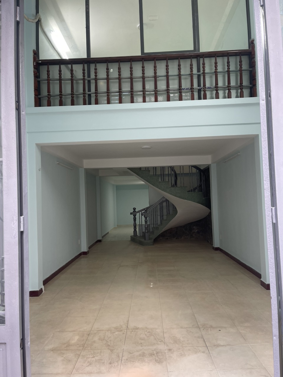 Cho thuê VTKD 10M thông Lũy Bán Bích quận Tân Phú 4 x 20- 4T - 22 triệu TL