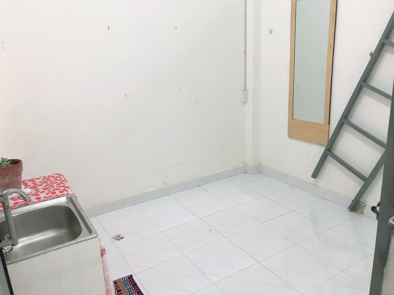 CHÍNH CHỦ CHO THUÊ PHÒNG TRONG NHÀ NGUYÊN CĂN GẦN CHỢ XÓM MỚI - TP HỒ CHÍ MINH