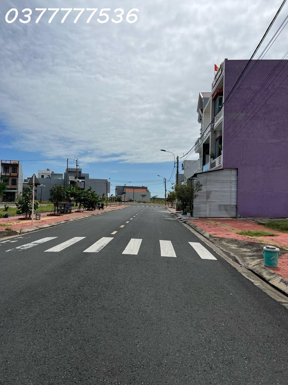 Bán Lô Đất Mặt Tiền đường Nhựa N2 16m đối diện Công Viên. Gần bãi tắm Phú Đông. Chỉ 2,x Tỷ