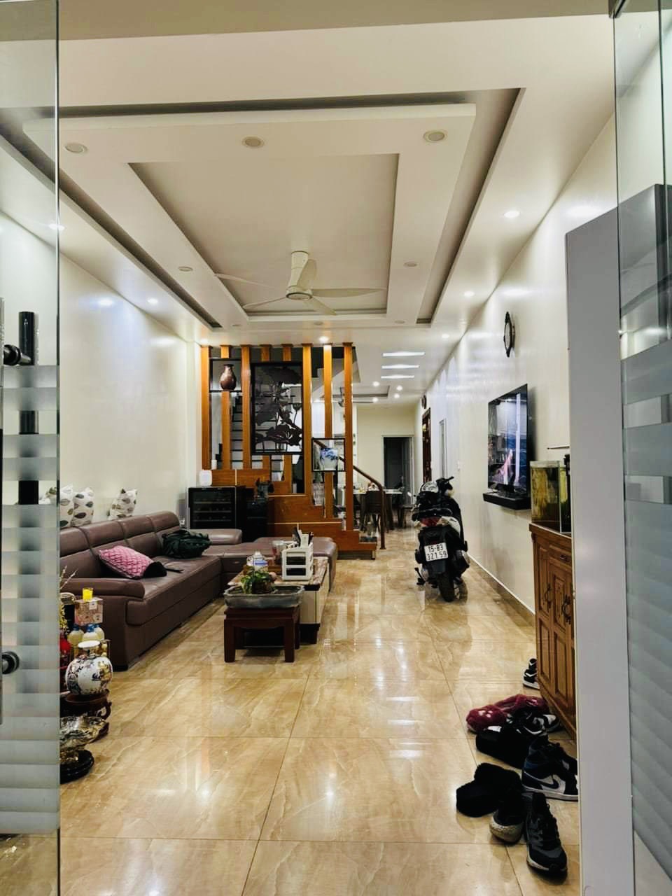 Bán nhà 3 tầng tuyến 2 Nguyễn Đức Cảnh, Lê Chân, Hải Phòng 90m2 ô tô đỗ cửa. 7,7 tỷ