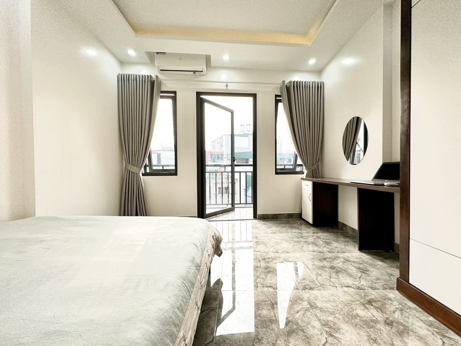 Bán CHDV phố Lê Thanh Nghị 80m * 7T 21 phòng khép kín 16 tỷ. Doanh thu 1.2 tỷ/năm