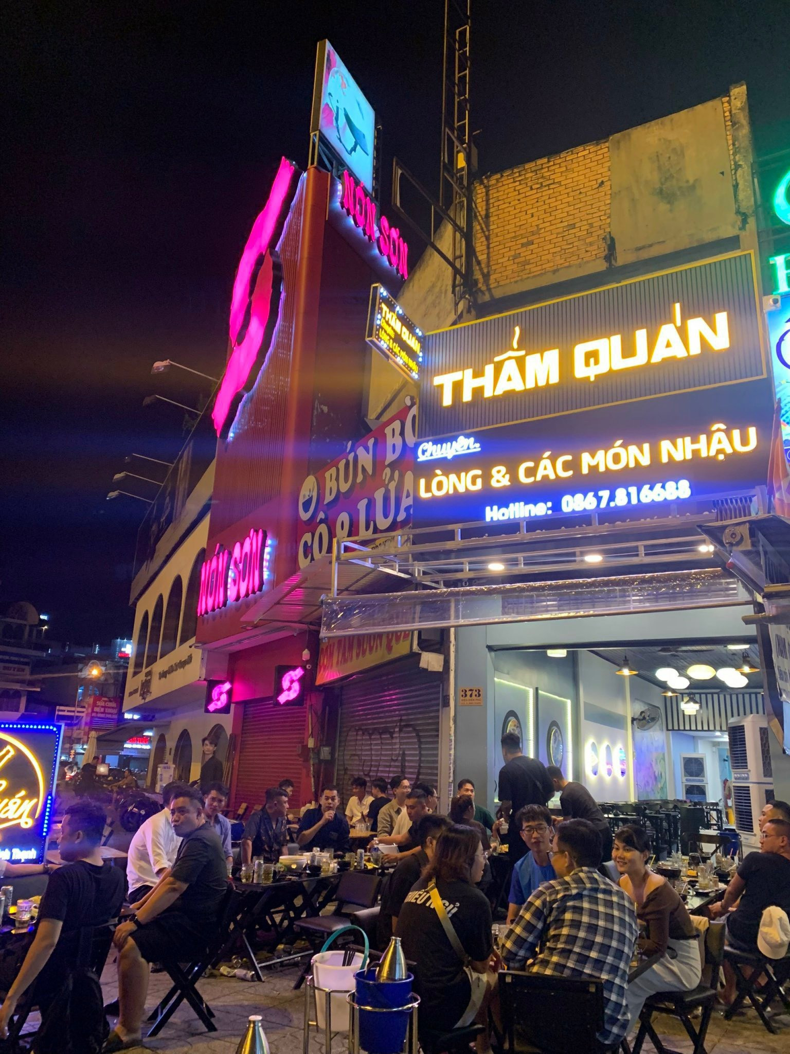 SANG NHƯỢNG QUÁN NHẬU TẠI QUẬN BÌNH THẠNH, TP HỒ CHÍ MINH