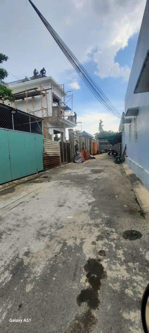 Lô đất đường 102 tăng nhơn phú A, DT 100m giá tốt