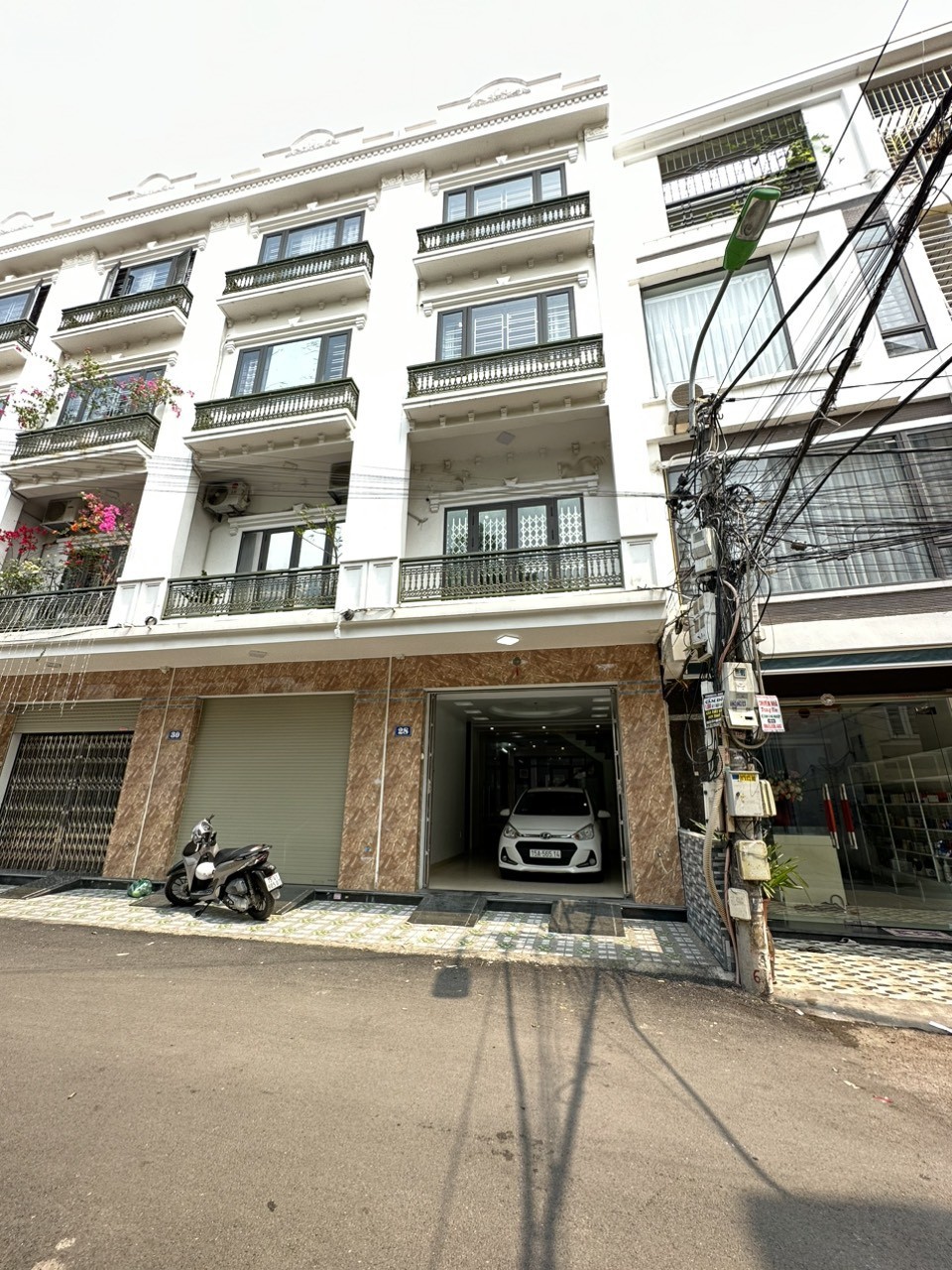 Bán nhà Hoàng Ngọc Phách - Quán Nam có Gara ô.tô, diện tích 71m 4 tầng GIÁ 6.2 tỉ