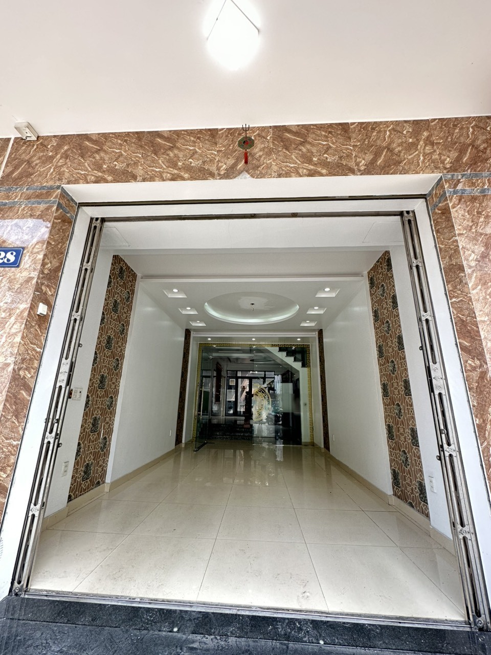 Bán nhà tuyến 2 Hoàng Ngọc Phách. diện tích 71m 4 tầng GIÁ 6.5 tỉ ngõ ô.tô