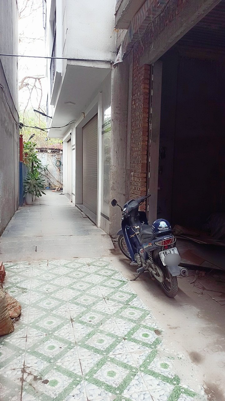 Bán nhà xây mới ngõ Nam Pháp 1, diện tích 43m 4 tầng GIÁ 3.3 tỉ