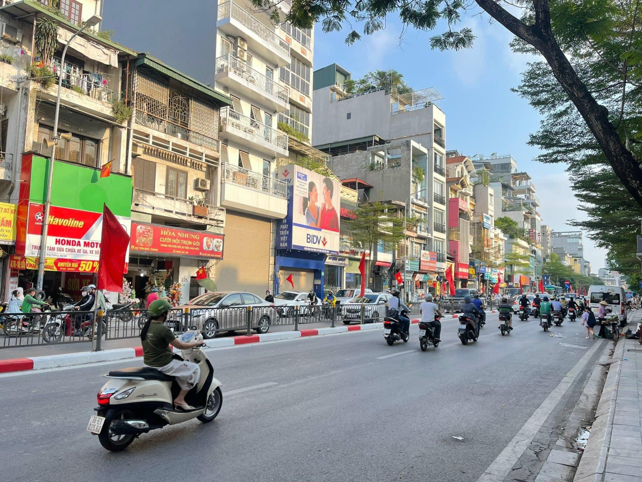 5 TẦNG KINH DOANH MẶT NGÕ THỊNH HÀO, ĐĐ, 30M( T2:35M), MT 3,3M, 30M RA PHỐ, CHÀO 5,5 TỶ