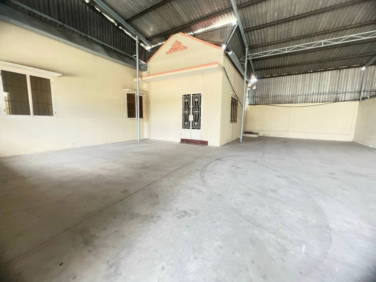 Cho thuê kho xưởng KCN nam tân Uyên BD. Có cẩu trục