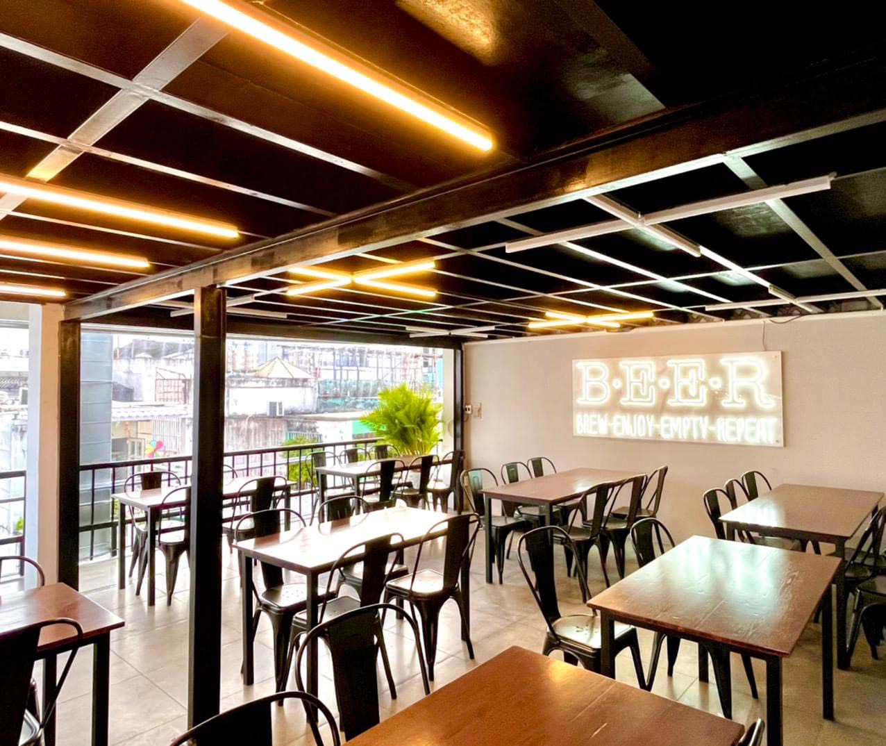 Sang nhượng hoặc cho thuê nhà hàng quán ăn, bia craft mặt tiền vòng xoay Hoa Lan PN view cực đẹp