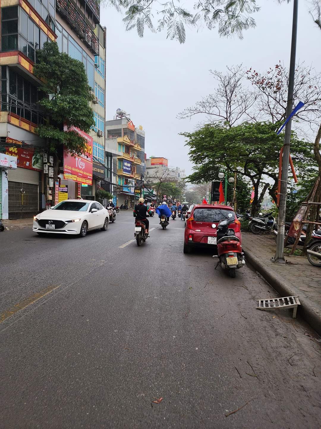 Bán Đất Tặng Nhà, Mặt Phố Kim Giang 105m x C4. Giá hơn 19 tỷ.