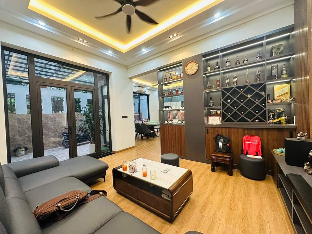 Biệt Thự Siêu Vip, Lô Góc Quận Ba Đình, Đường Bưởi 100m x 5T, Mt 10m. Giá hơn 27 tỷ.