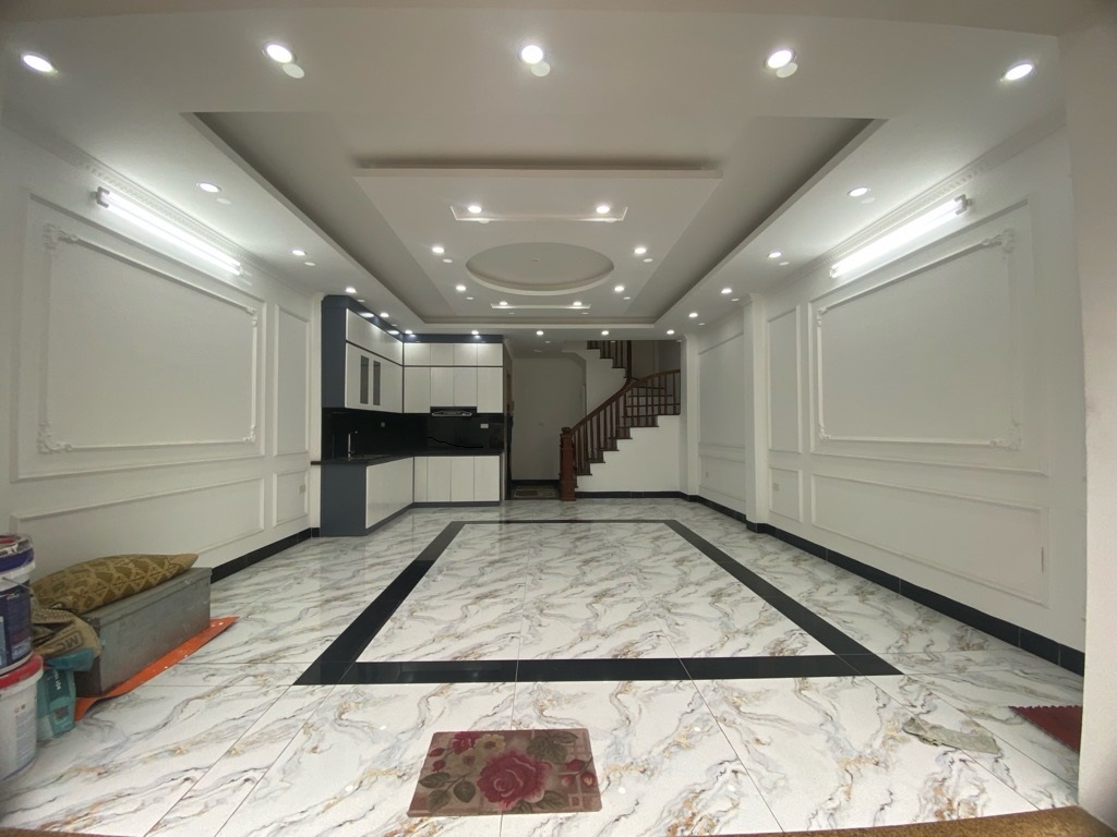 Bán nhà Thạch Bàn 80m2 * 5 tầng * 6,8 tỷ. Thang Máy, Gara ô tô