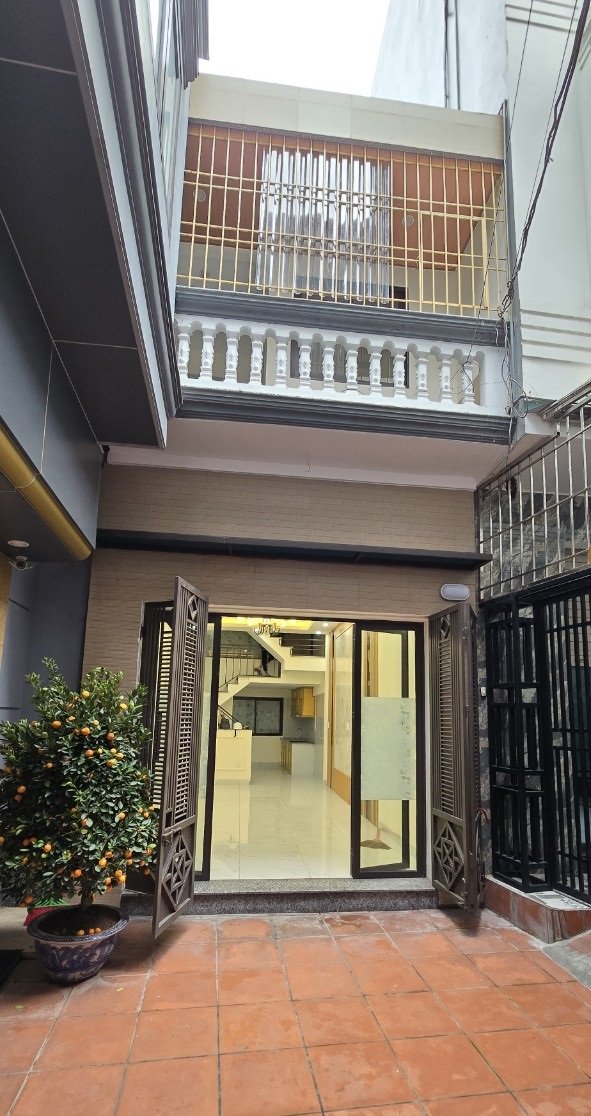 Bán bán Lạch Tray, diện tích 37m 2.5 tầng GIÁ 1.9 tỉ gần ngay Hồ An Biên