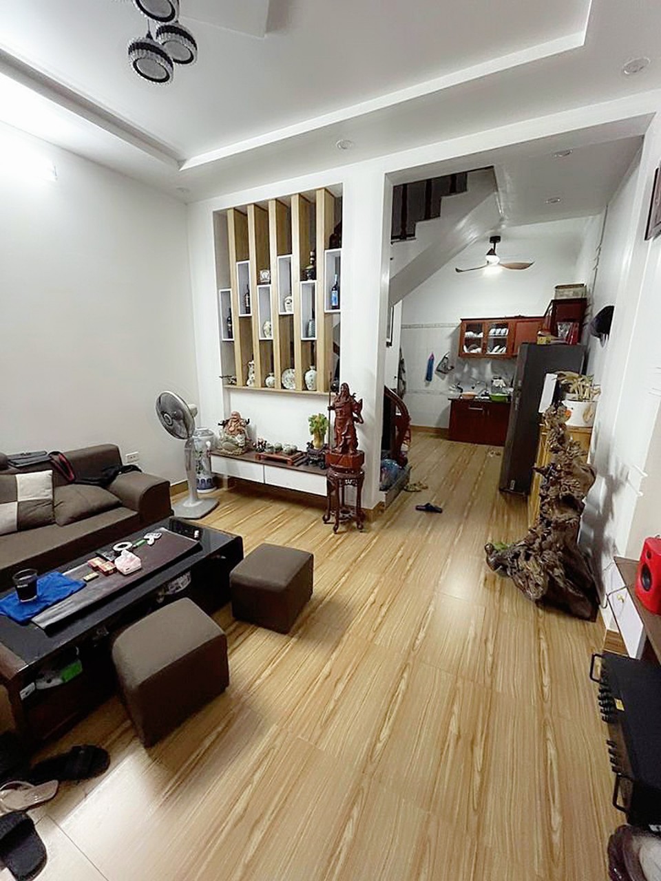 Bán nhà ngõ 384 Lạch Tray, diện tích 36m 3 tầng GIÁ 1.98 tỉ gần ĐH Hàng Hải