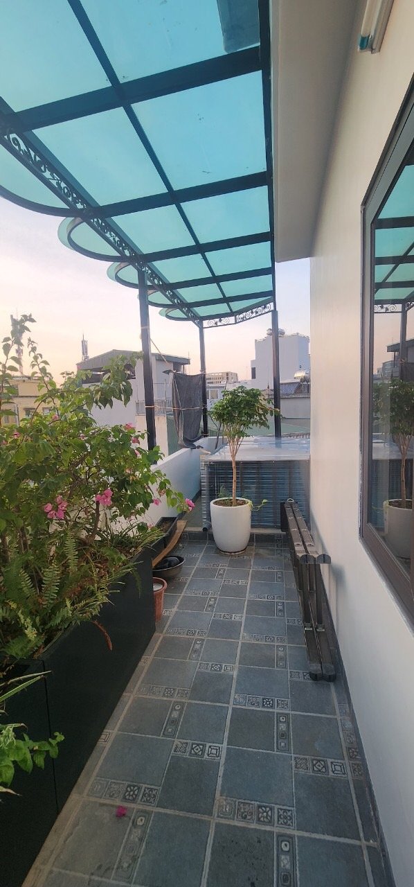 NGÕ THÔNG TỨ TUNG, KINH DOANH, ÔTÔ ĐỖ NGÀY ĐÊM, THANG MÁY, NHÀ MỚI TINH