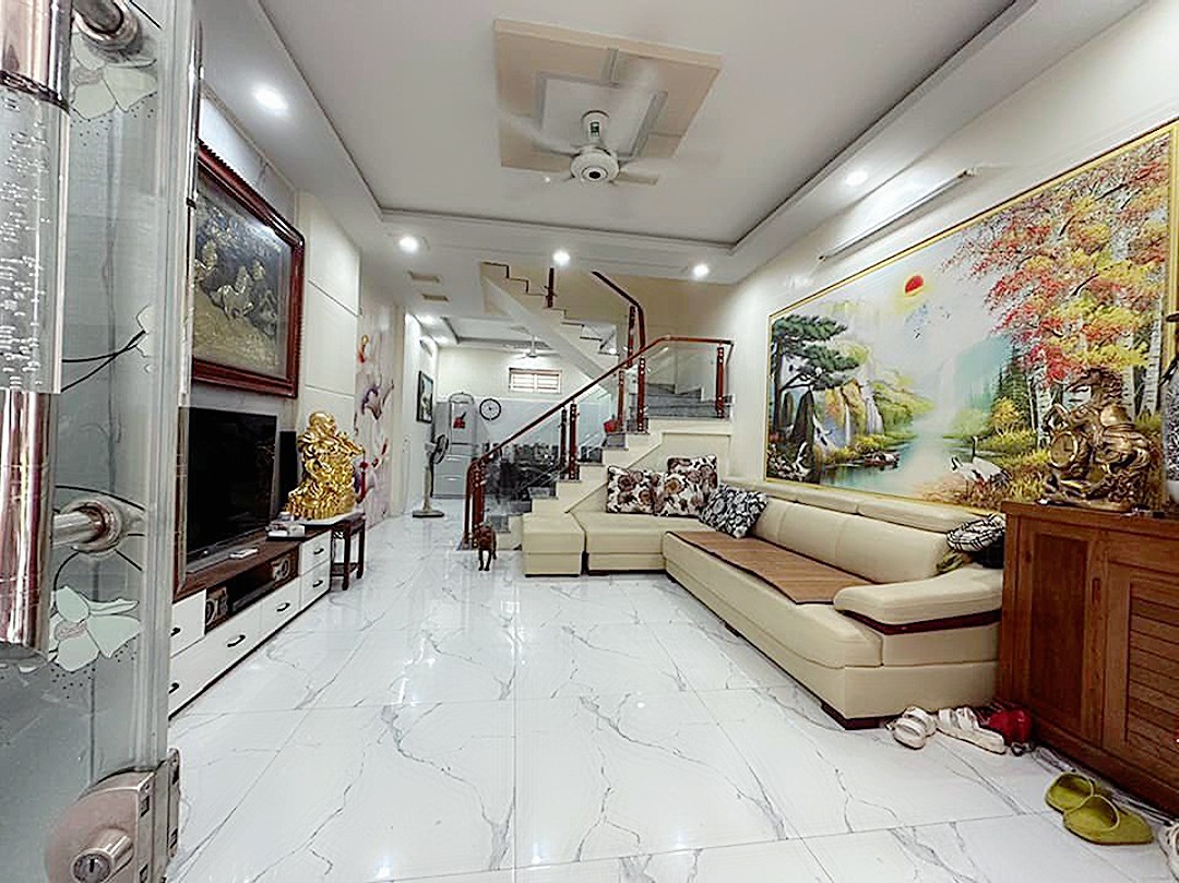 Bán nhà phố Trung Lực, diện tích 42m 3 tầng GIÁ 2.68 tỉ gần Chợ Đằng Lâm