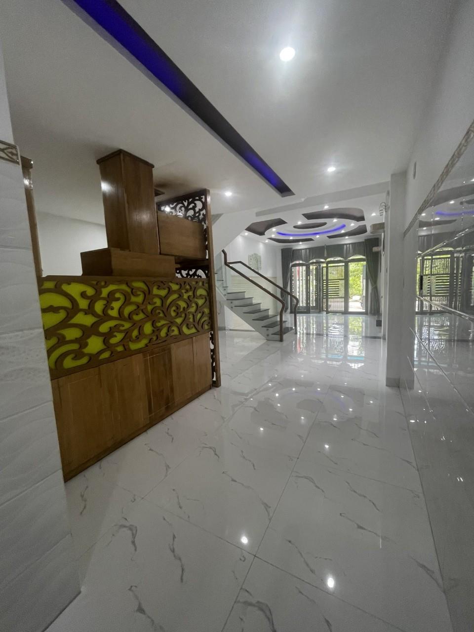 Bán nhà đường Nguyễn Đình Trân, Ngũ Hành Sơn, Đà Nẵng. Nhà đẹp gần bãi tắm, khu trung tâm, Giá tốt