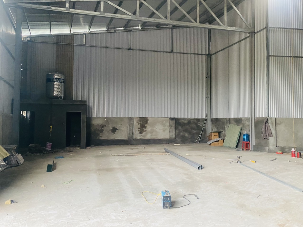 Cho thuê kho xưởng tại Vạn Phúc , Thanh Trì, Hà Nội. Diện tích 530m đường xe container đỗ cửa.Giá 60k/m