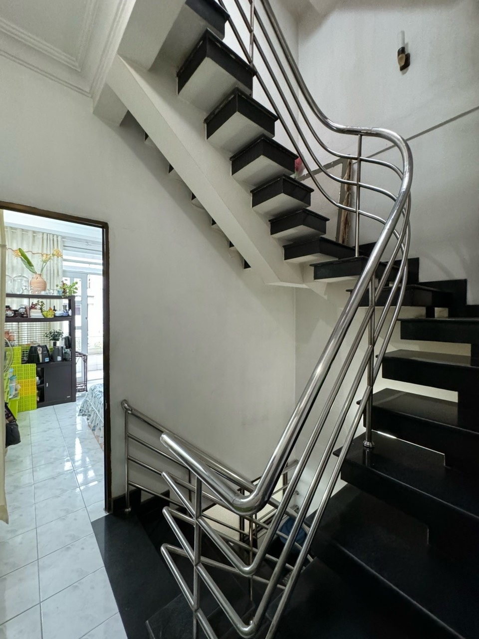 Bán Nhà Vị Trí Vip Nguyễn Tri Phương, P9, Q10, Hẻm Vị, 4 Tâng, 6 PN, Chỉ 19 Tỷ