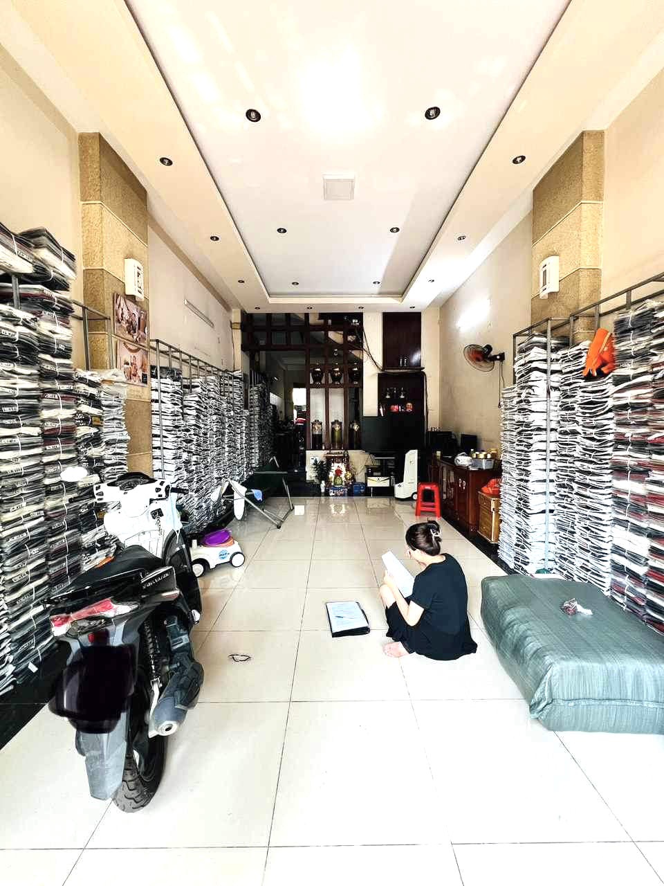 Bán nhà MTKD giáp Tân Phú 106m2 -3 Tâng BTCT chỉ 7 tỷ TL CC