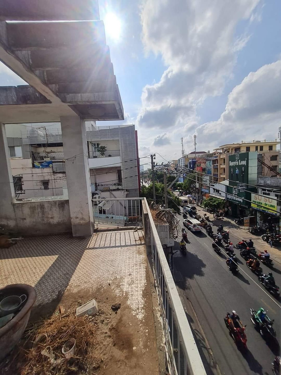 MẶT_TIỀN CÁCH MẠNG THÁNG 8 - KINH DOANH ĐA NGÀNH NGHỀ